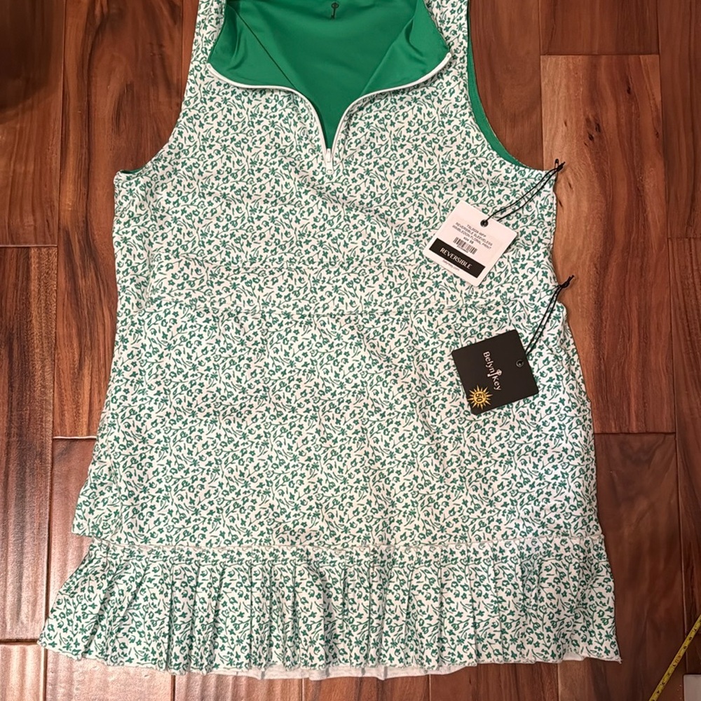 Belyn Key Green and White Sleeveless V-Neck reversible, XS top and small skort